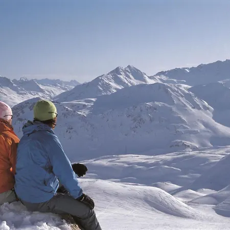 Alluring With Ski Storage,balcony,heating, Parking Appartement