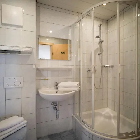Alluring With Ski Storage,balcony,heating, Parking Apartman Brixen im Thale
